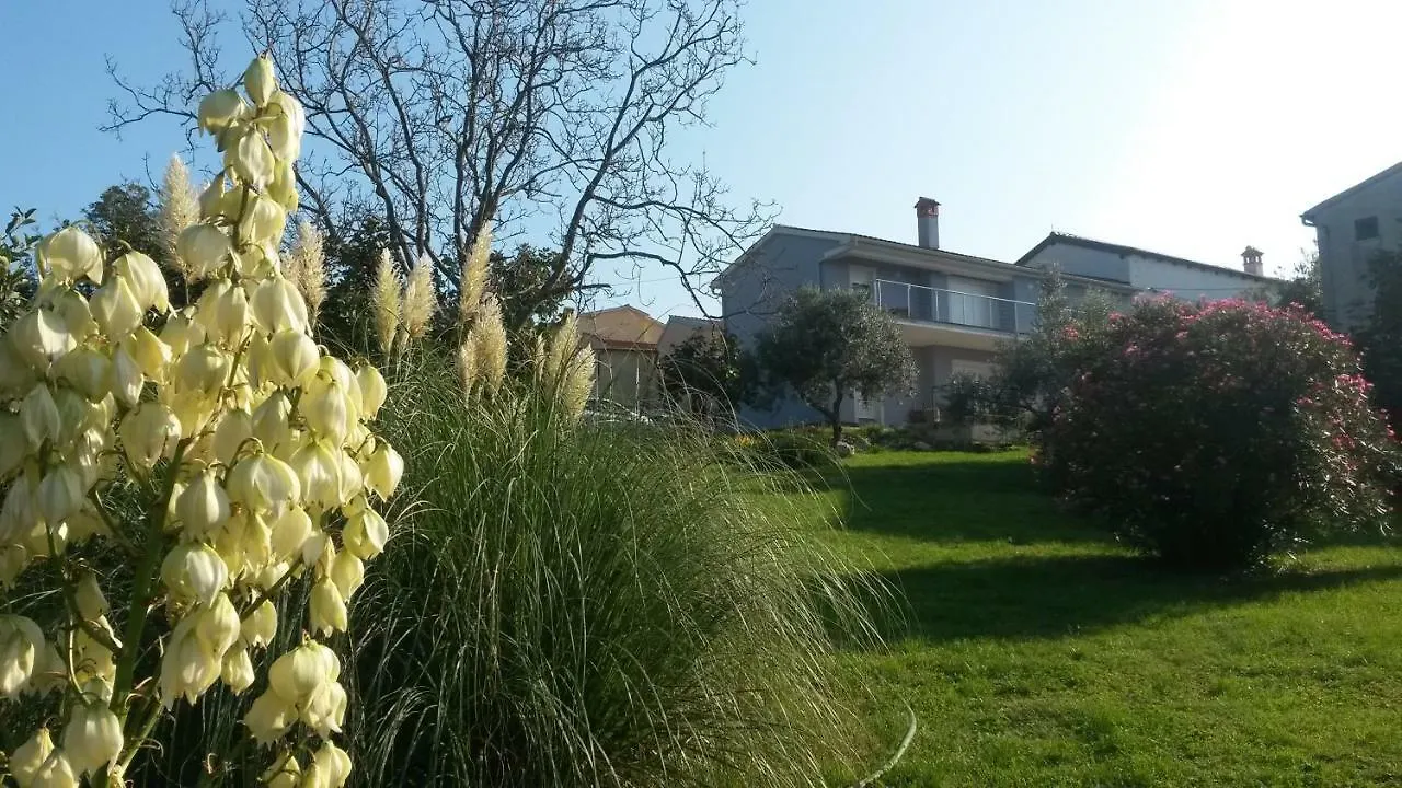 Vito & Maria Eco Friendly Accommodation Banjole Apartment